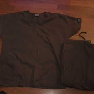 Cherokee scrub top and bottom